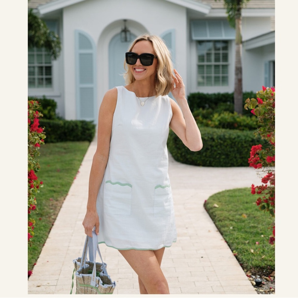 Sail to Sable pale green sleeveless shift with mint green trim. New, tag off